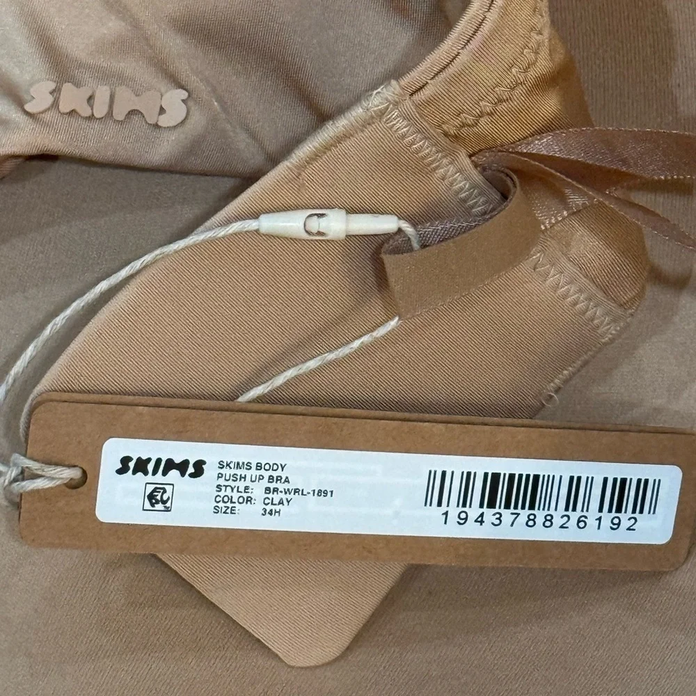 Skims Body Wireless Form Push Up Plunge Bra 34H Clay NWT